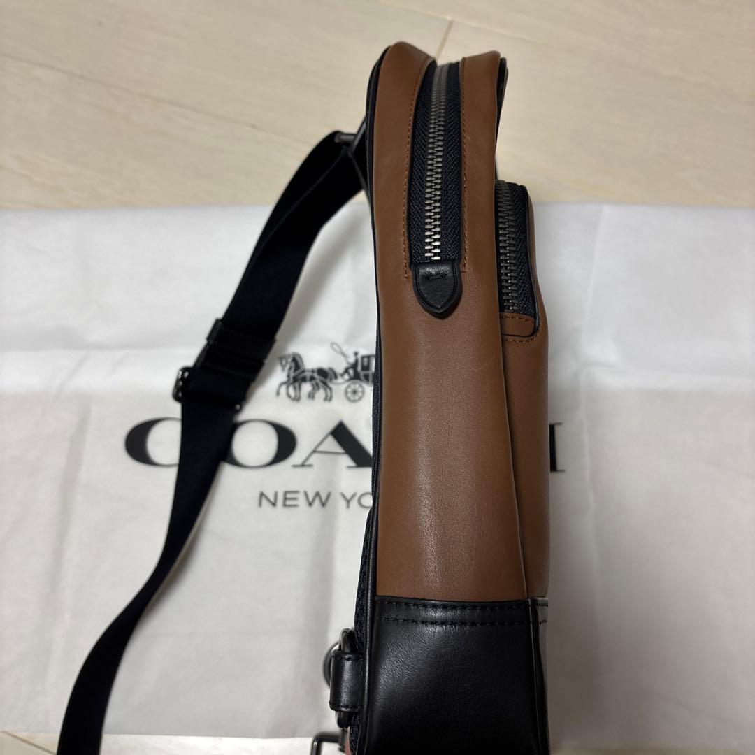 COACH メンズ　ボディバック　茶色 匿名配送