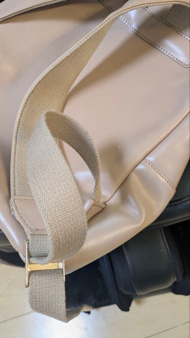 ま*ん様 最終値下げ新品未使用トッカTOCCAバッグ リュックサックベージュ保存