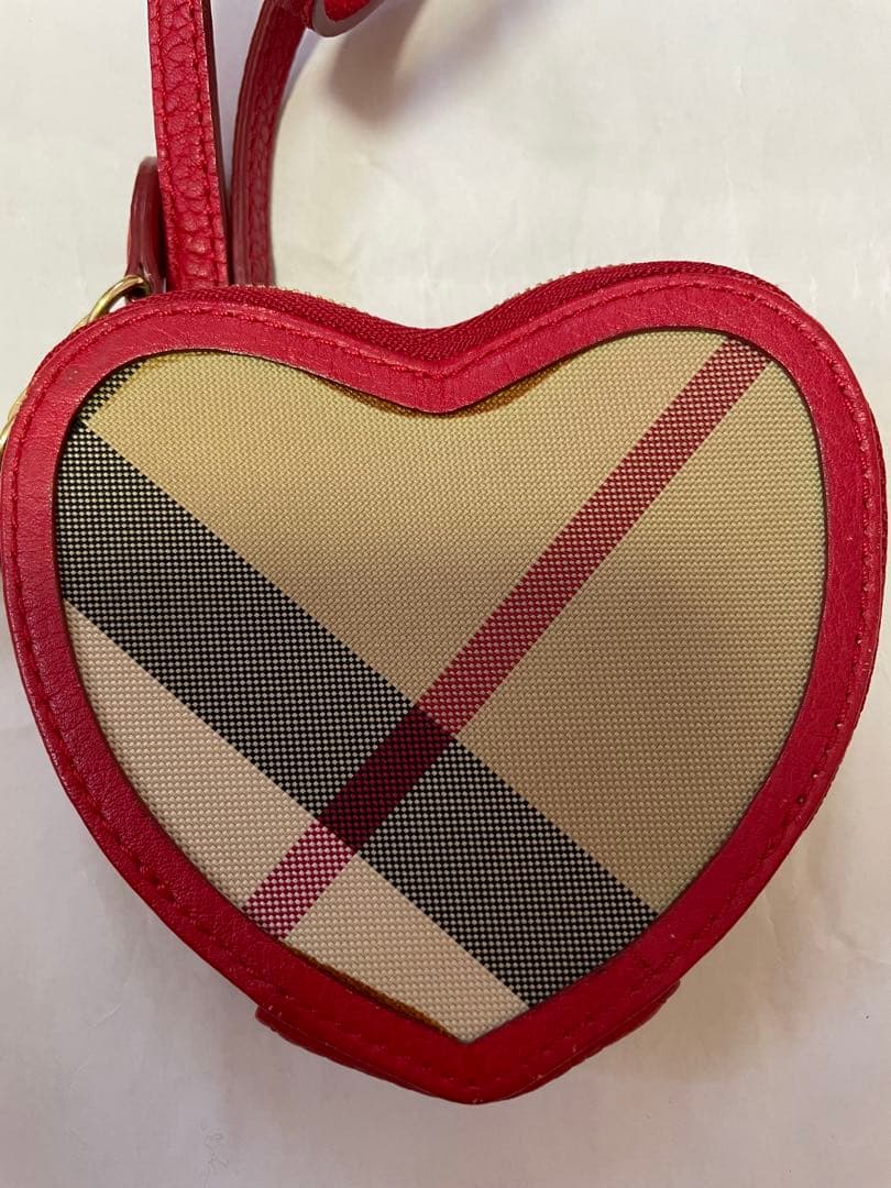 Burberry ハート型コインケース レッド