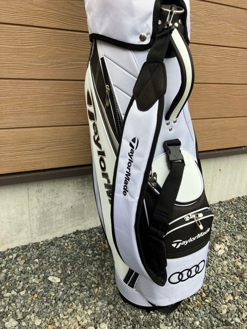 TaylorMade キャディバッグ ホワイト/ブラック Audiロゴ付き