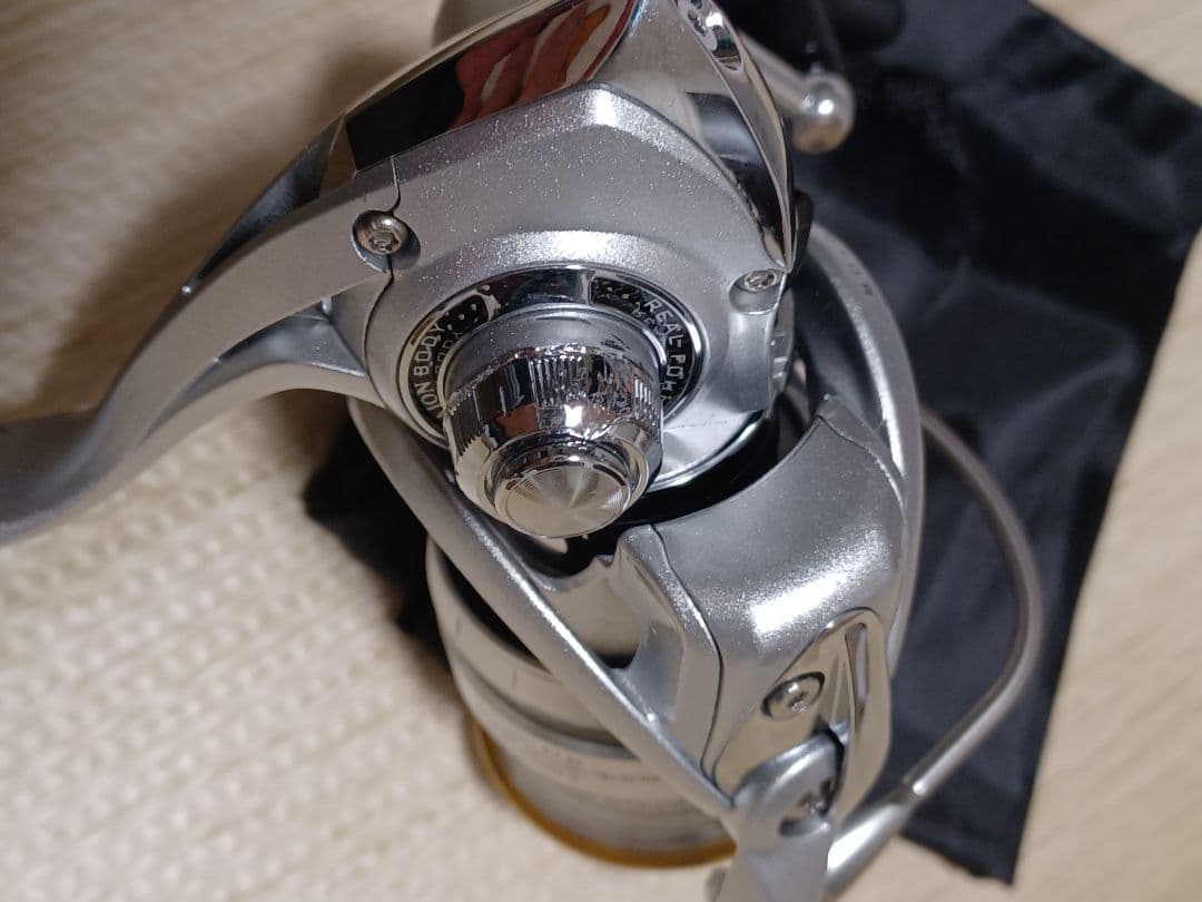 新品未使用(キズ有)　ダイワ　11 カルディア　2506H