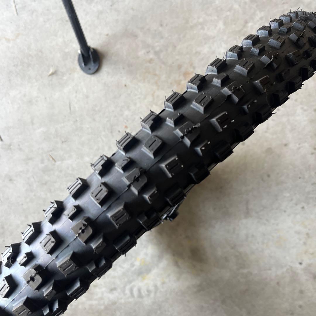 ENDUROcore／チューブレスレディ 27.5×2.5 未走行／完成車外し