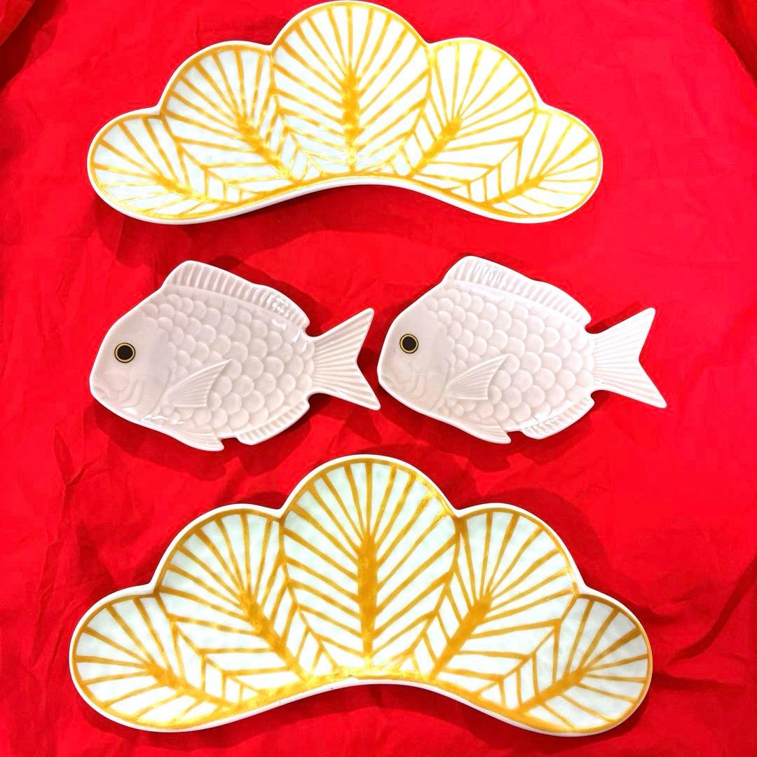 新品未使用 鯛 幸楽窯 小皿 お正月 迎春 有田焼 松 錦白金松葉形前菜皿