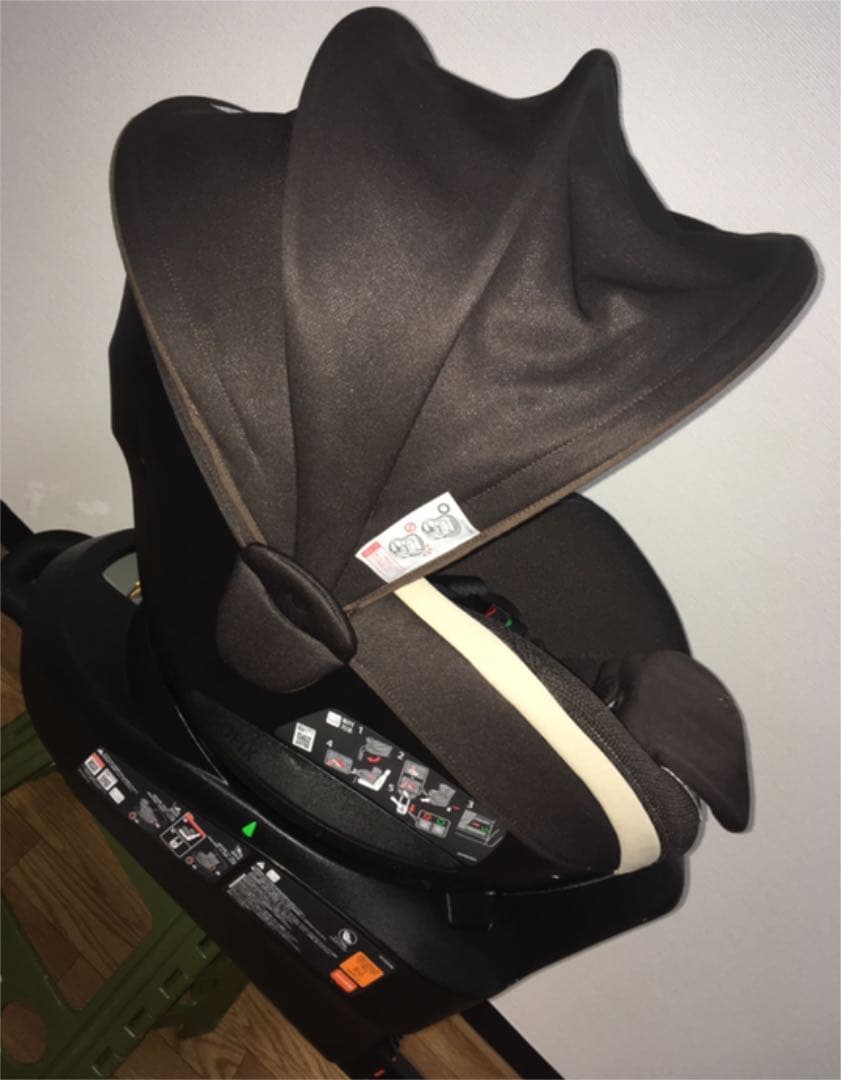 エールベベ3iプレミアム⭐️回転式チャイルドシートマロンブラウン
