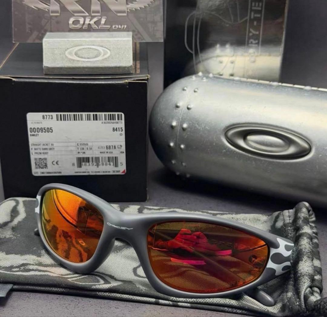 小物 Oakley Brain Dead Straight Jacket 99