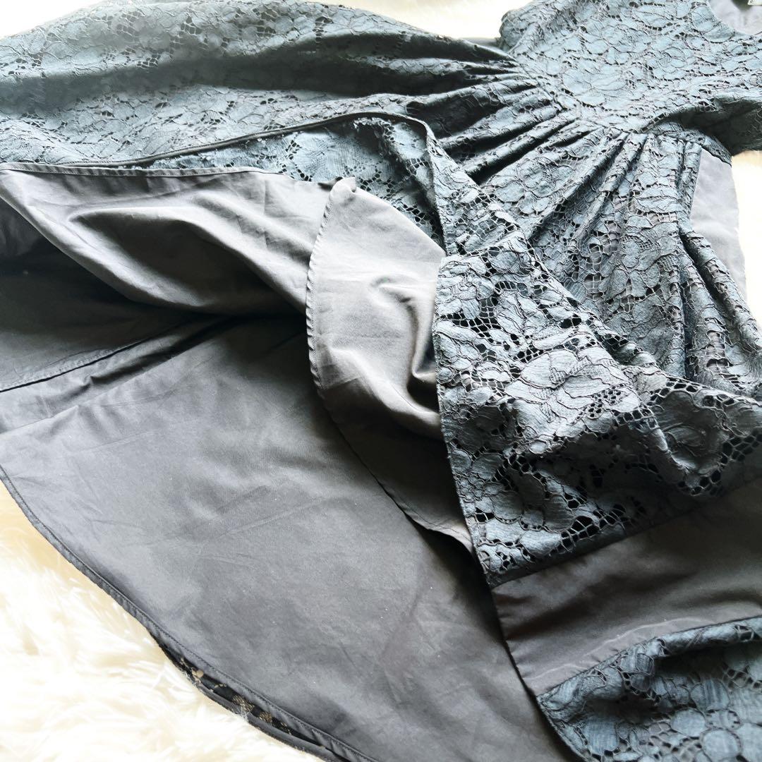 美品 PRADAプラダ レース 刺繍 ワンピース　エンブロイダリードレス　フレア