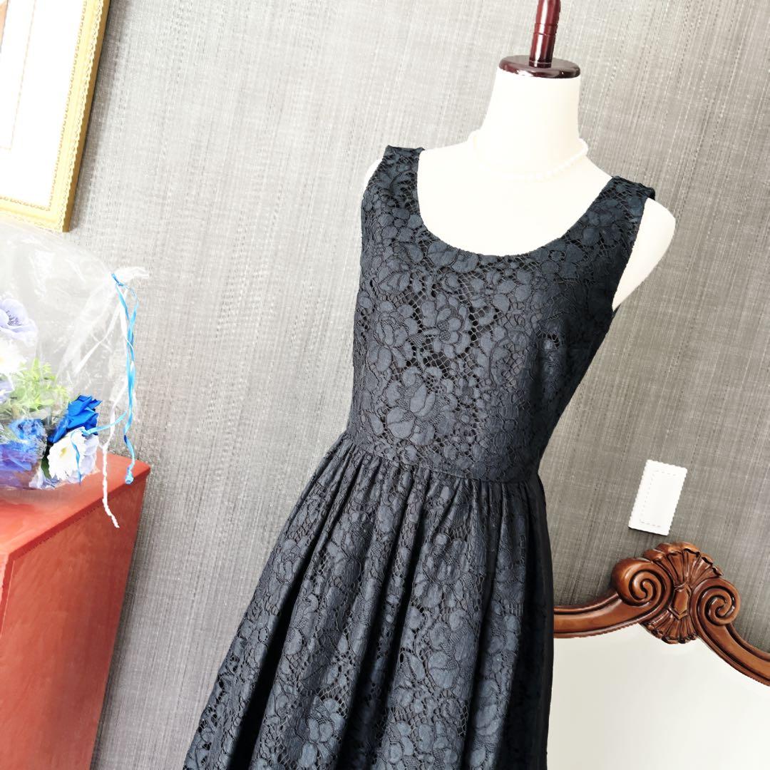 美品 PRADAプラダ レース 刺繍 ワンピース　エンブロイダリードレス　フレア