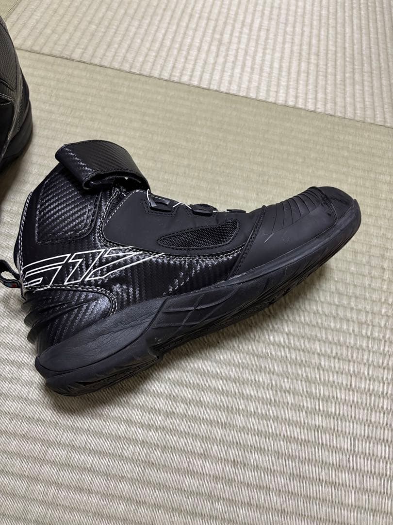 elfシンテーゼ17 ライディングシューズ28センチ