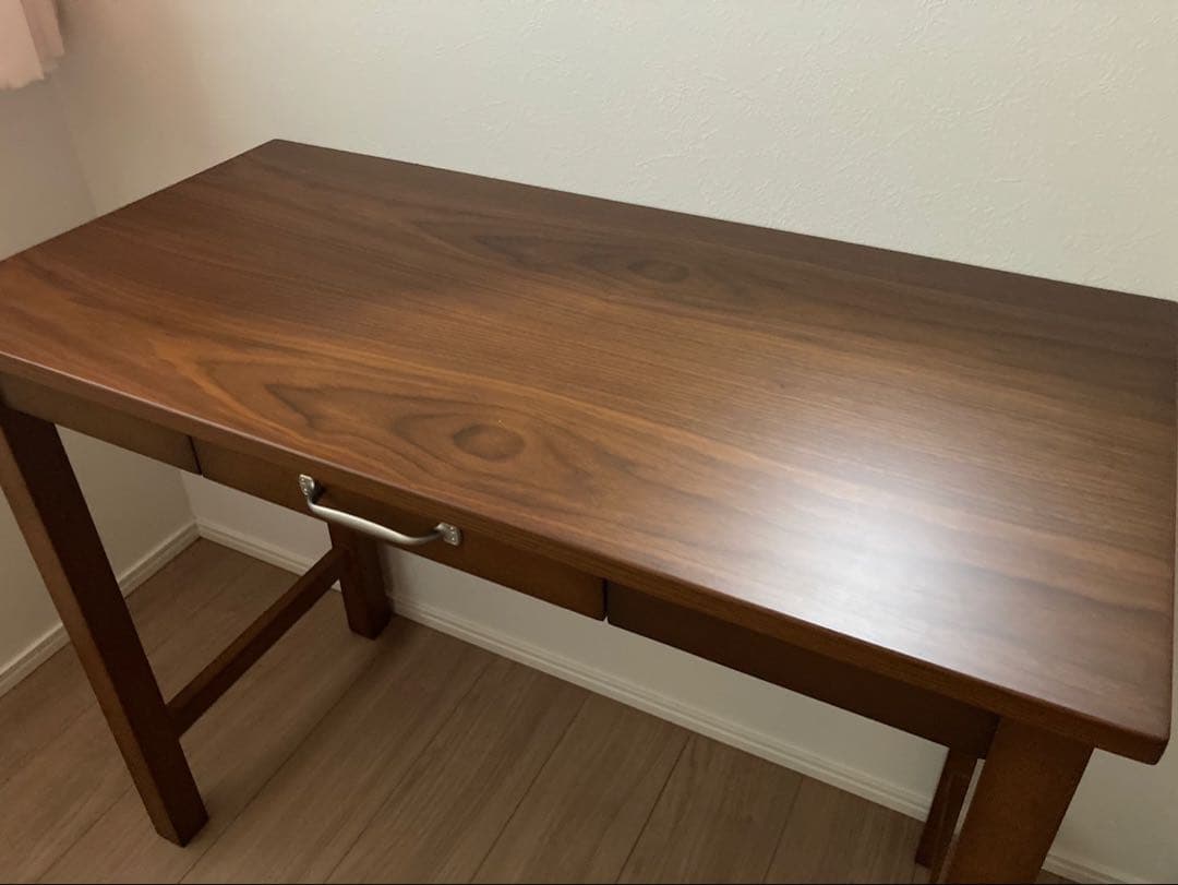 ブラウンのシンプルパソコンデスク　アンティーク風