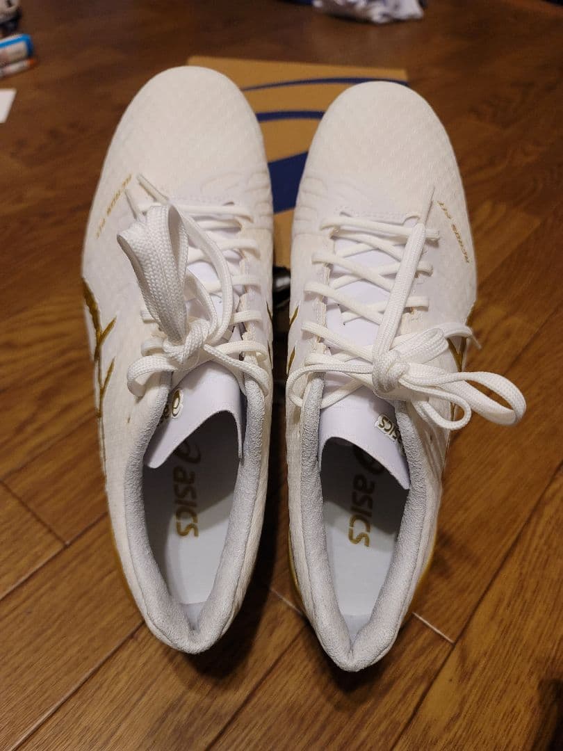 シューズ ASICS DS LIGHT ACROS 2 WHITE/GOLD 24.0cm