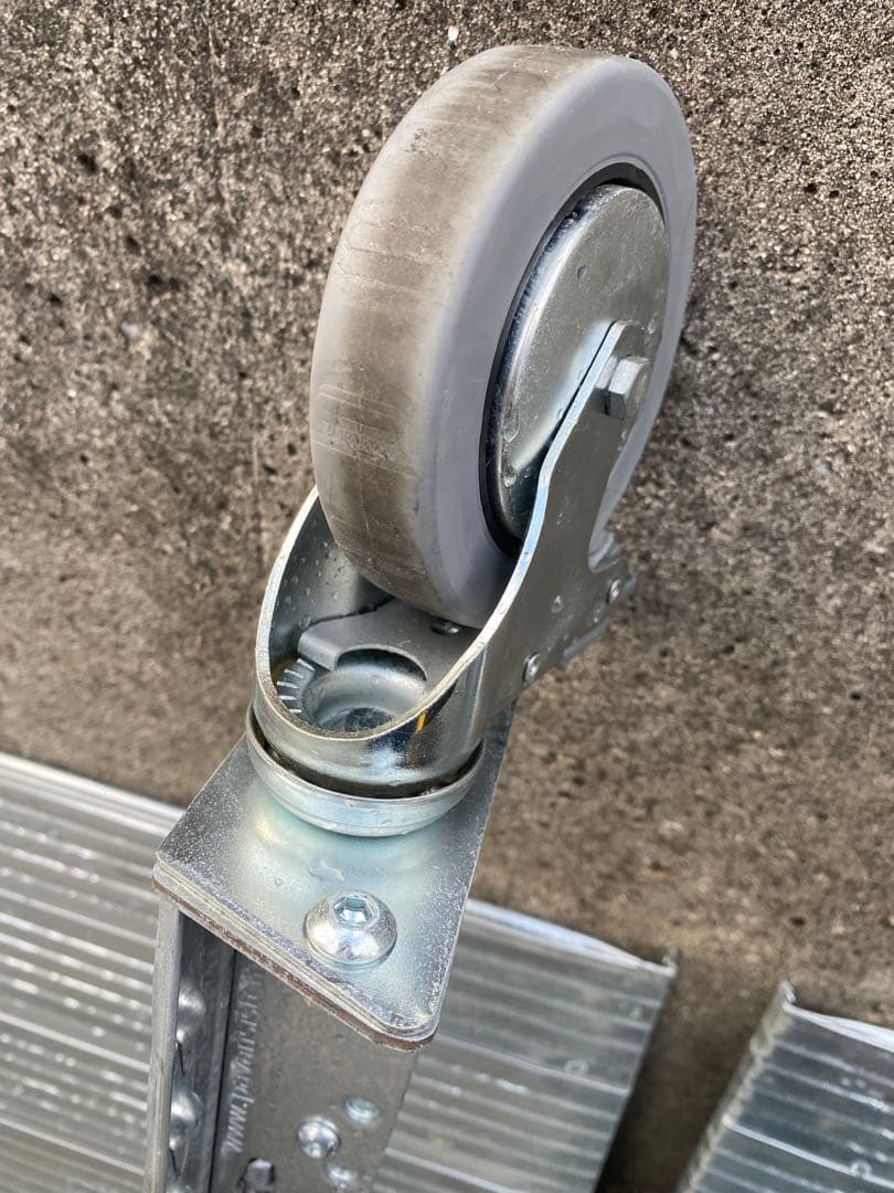 ✨人気✨　③メタルシステム　4段フルタイプ　キャスター付