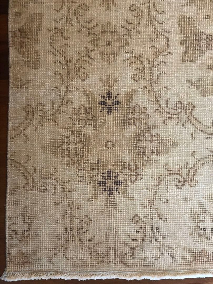 ヴィンテージラグ　ウォッシュ　ベージュオーバーダイ　フローラル　トルコ