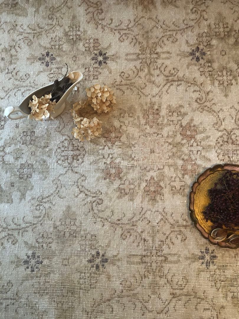 ヴィンテージラグ　ウォッシュ　ベージュオーバーダイ　フローラル　トルコ