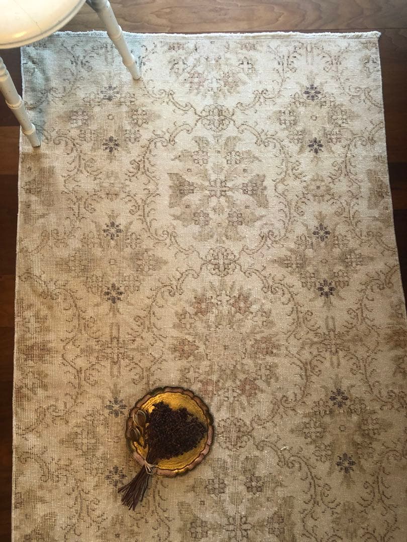 ヴィンテージラグ　ウォッシュ　ベージュオーバーダイ　フローラル　トルコ