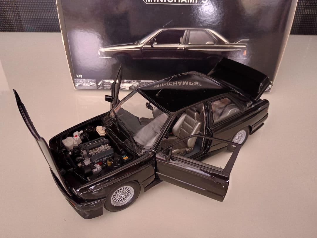 ミニチャンプス BMW M3 STREET E30 1987 1/18