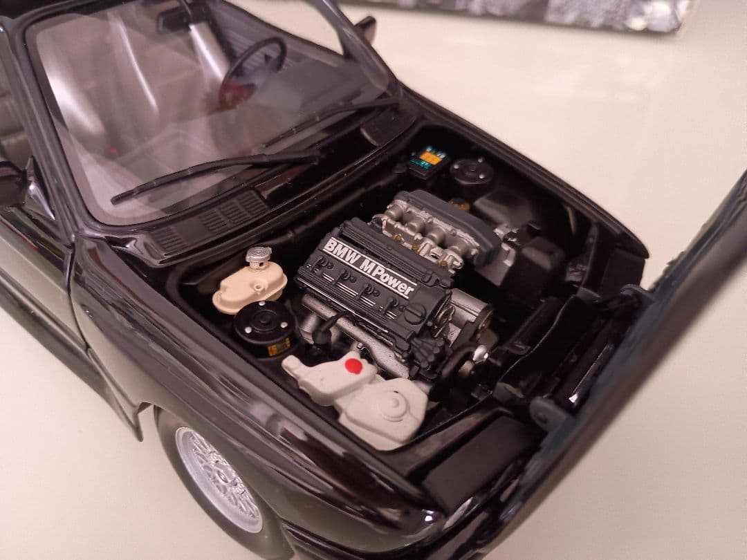 ミニチャンプス BMW M3 STREET E30 1987 1/18