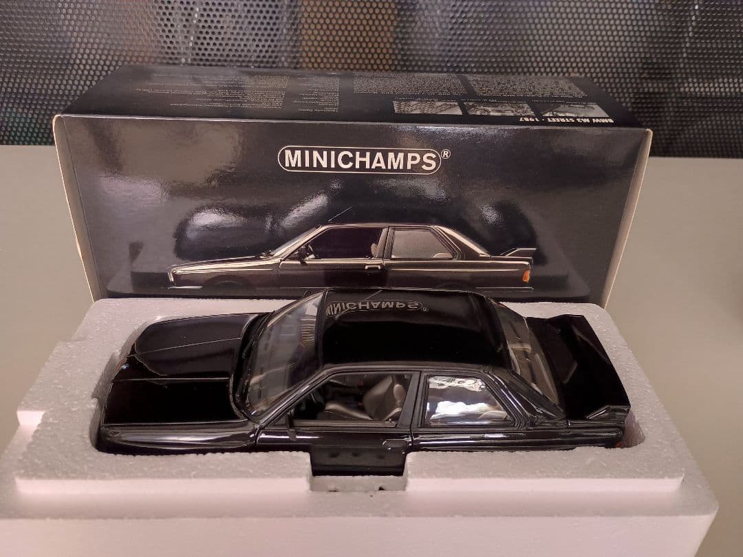 ミニチャンプス BMW M3 STREET E30 1987 1/18