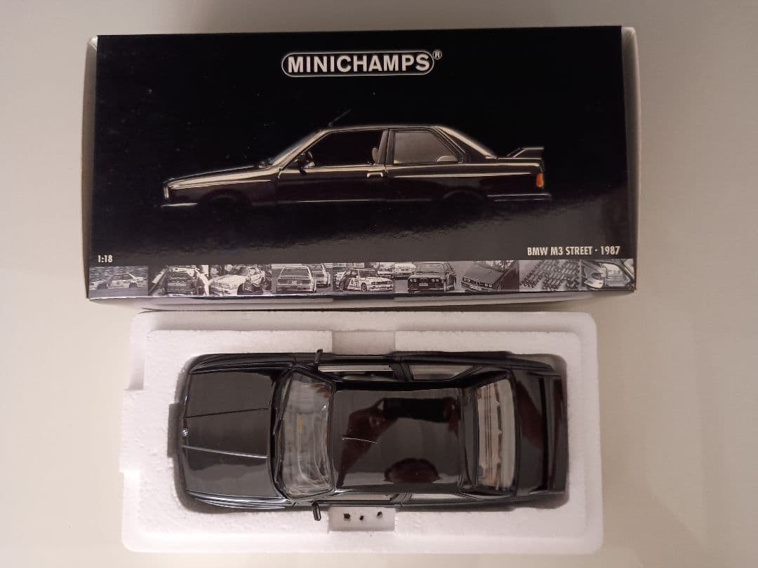 ミニチャンプス BMW M3 STREET E30 1987 1/18