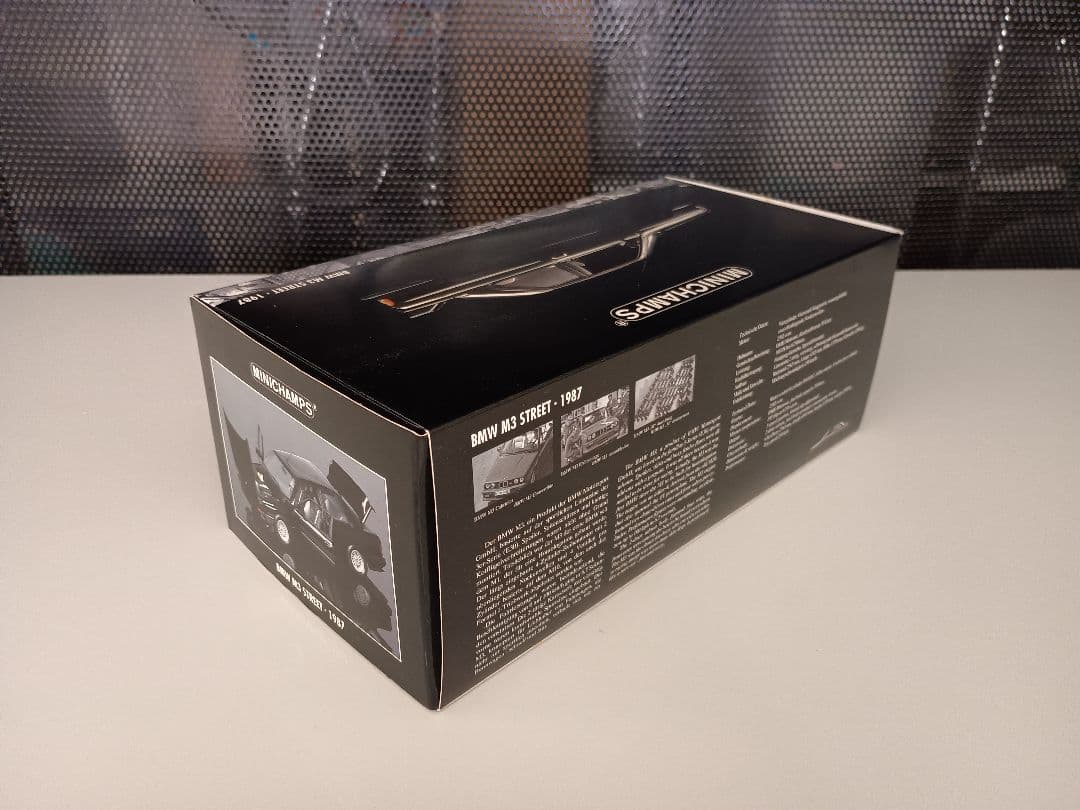 ミニチャンプス BMW M3 STREET E30 1987 1/18