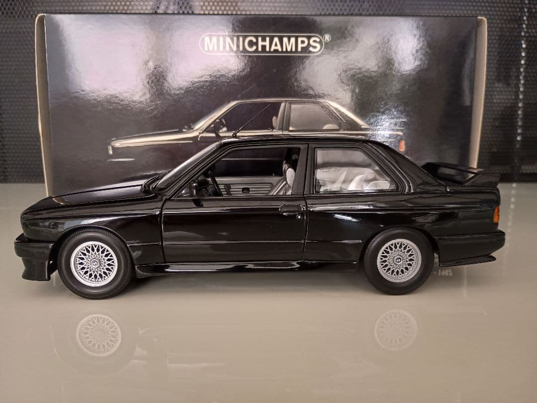 ミニチャンプス BMW M3 STREET E30 1987 1/18