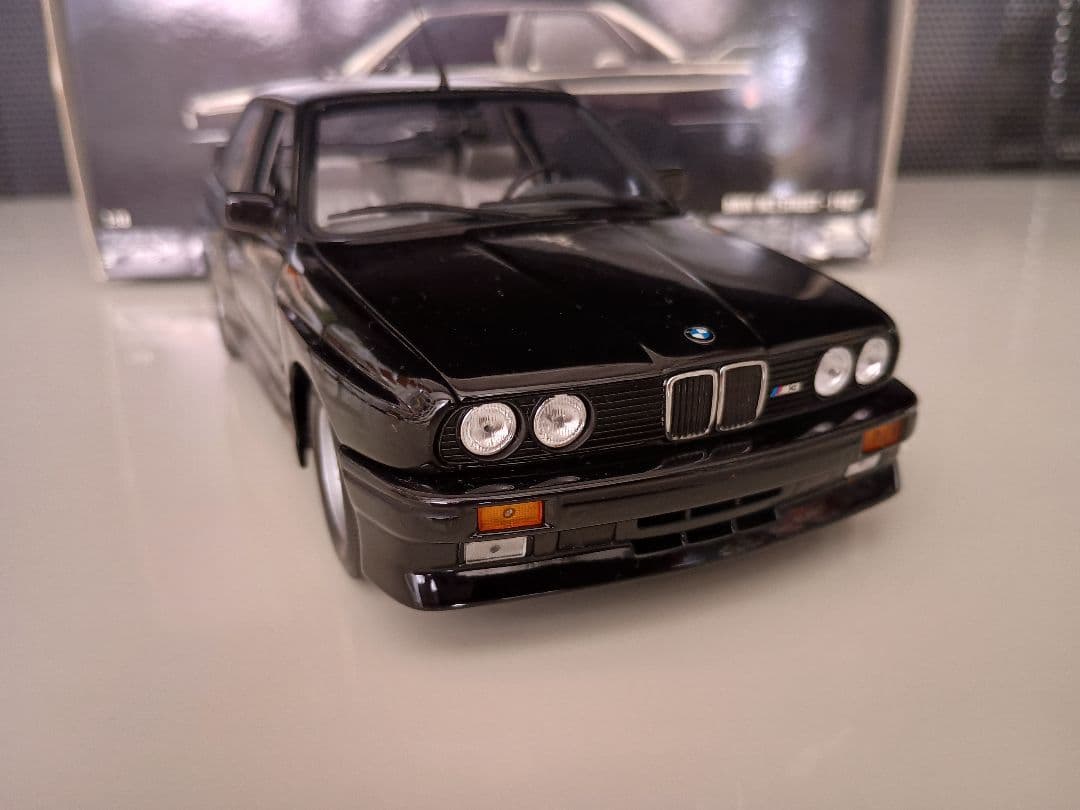ミニチャンプス BMW M3 STREET E30 1987 1/18