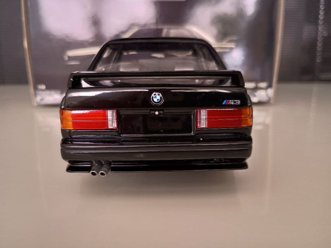 ミニチャンプス BMW M3 STREET E30 1987 1/18