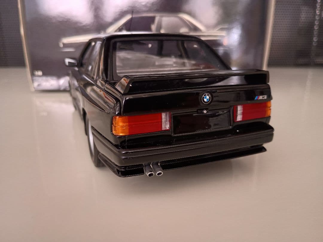 ミニチャンプス BMW M3 STREET E30 1987 1/18