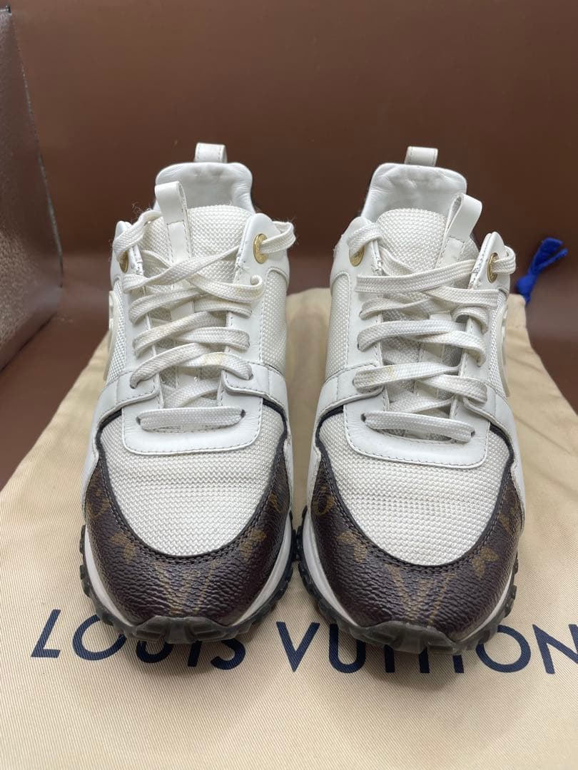 らいら ルイヴィトン　ランアウェイ　モノグラムスニーカー