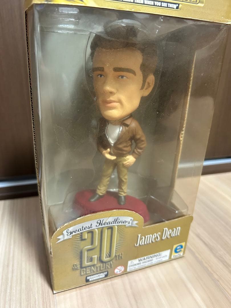 Giant James Dean フィギュア　シリアルナンバー