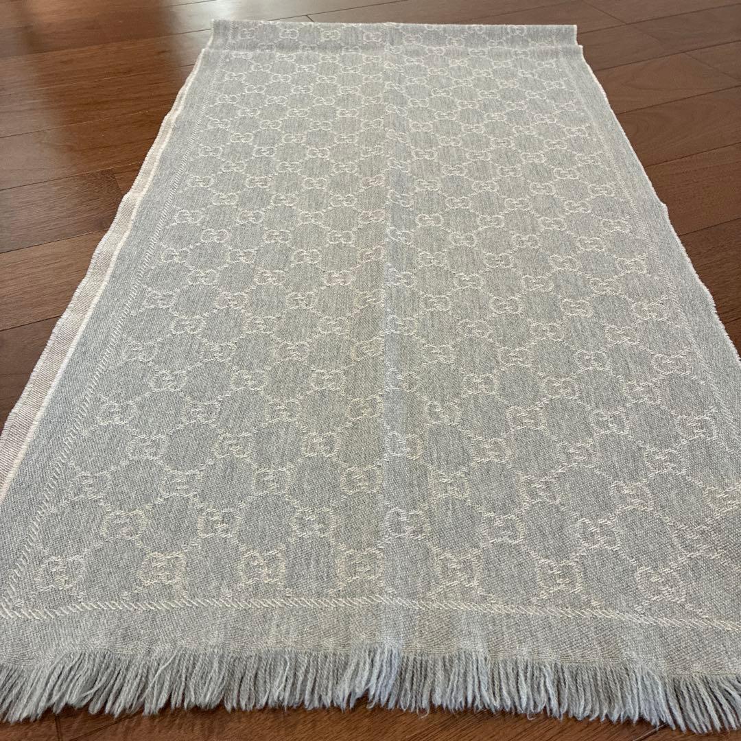 GUCCI GGパターン グレー マフラー　証明カード付き