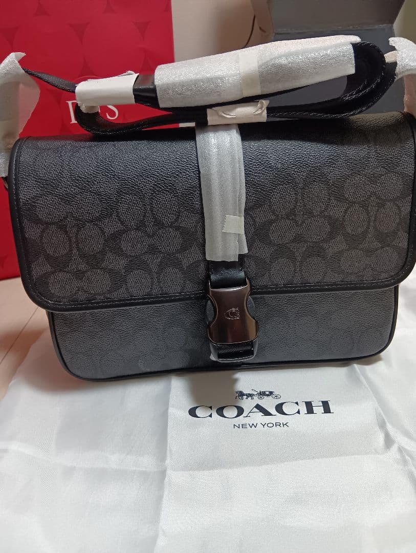 COACH メッセンジャーバッグ シグネチャーキャンバス　コーチ　ボディバッグ