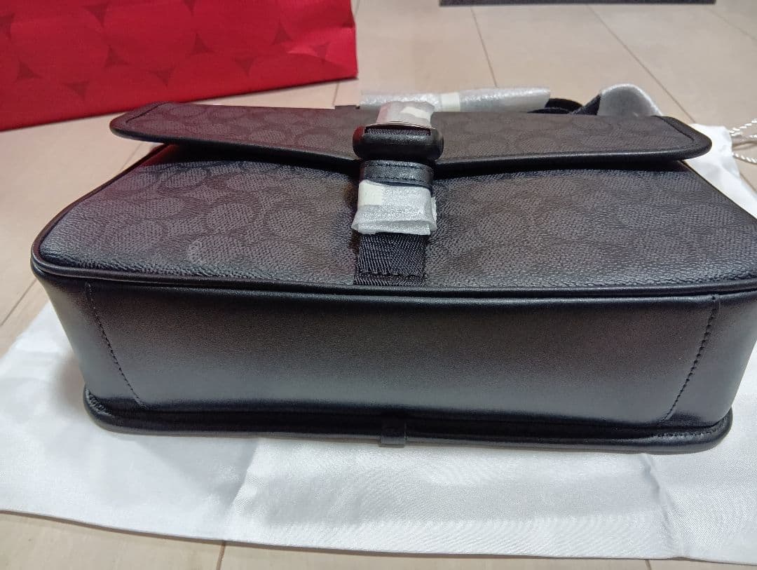 COACH メッセンジャーバッグ シグネチャーキャンバス　コーチ　ボディバッグ