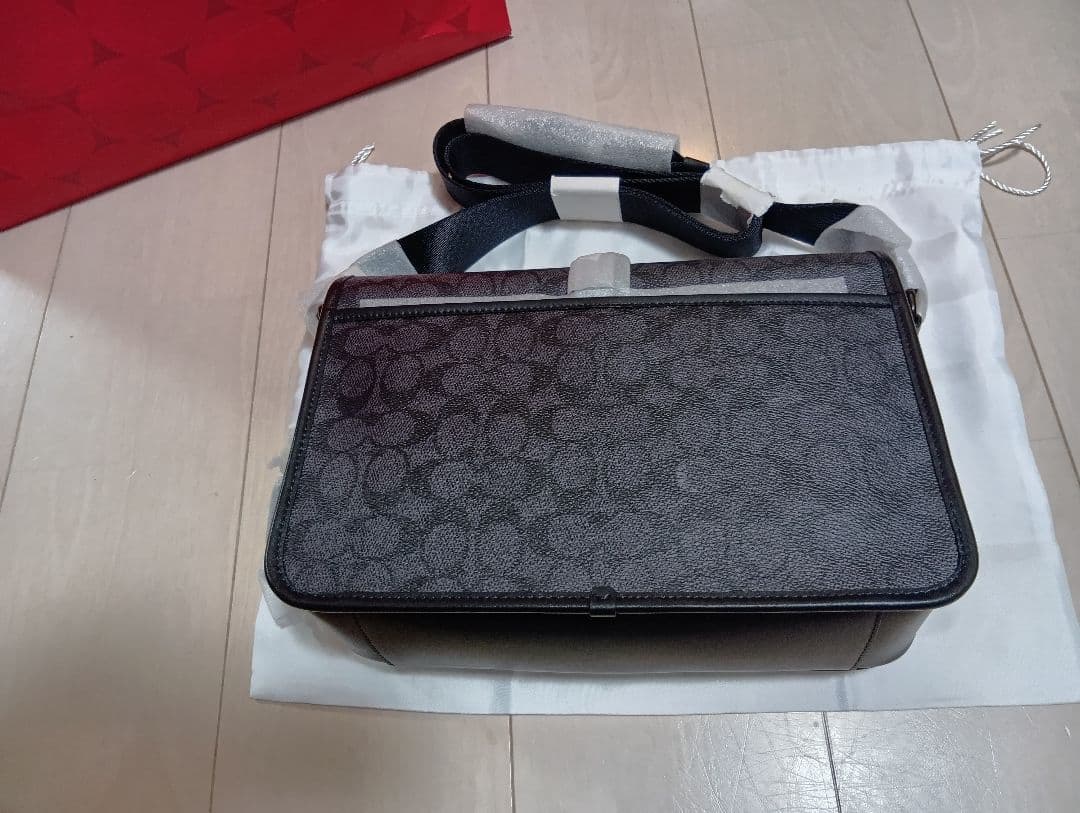 COACH メッセンジャーバッグ シグネチャーキャンバス　コーチ　ボディバッグ