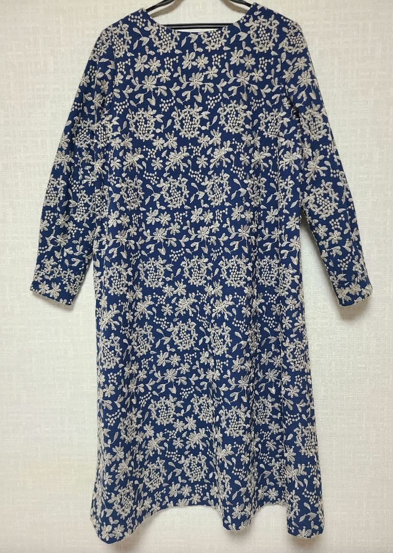 ホコモモラ　Vuelta フラワー総刺繍ワンピース　ブルー　L