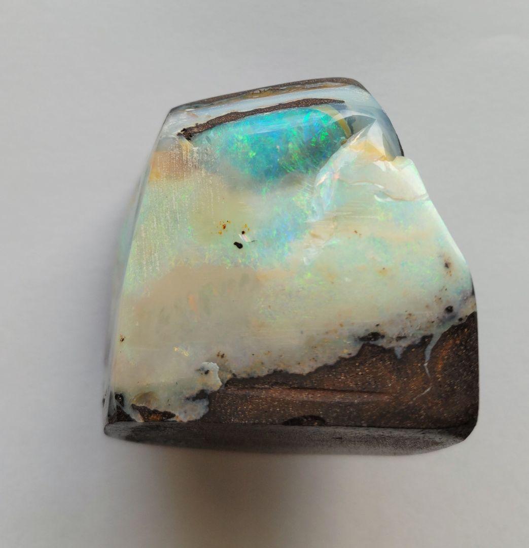 天然 ボルダーオパール 置物 NO386