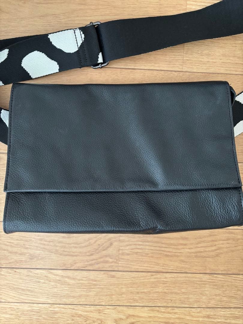 ear PAPILLONNER ワイドテープショルダーバッグ/ボディバッグ