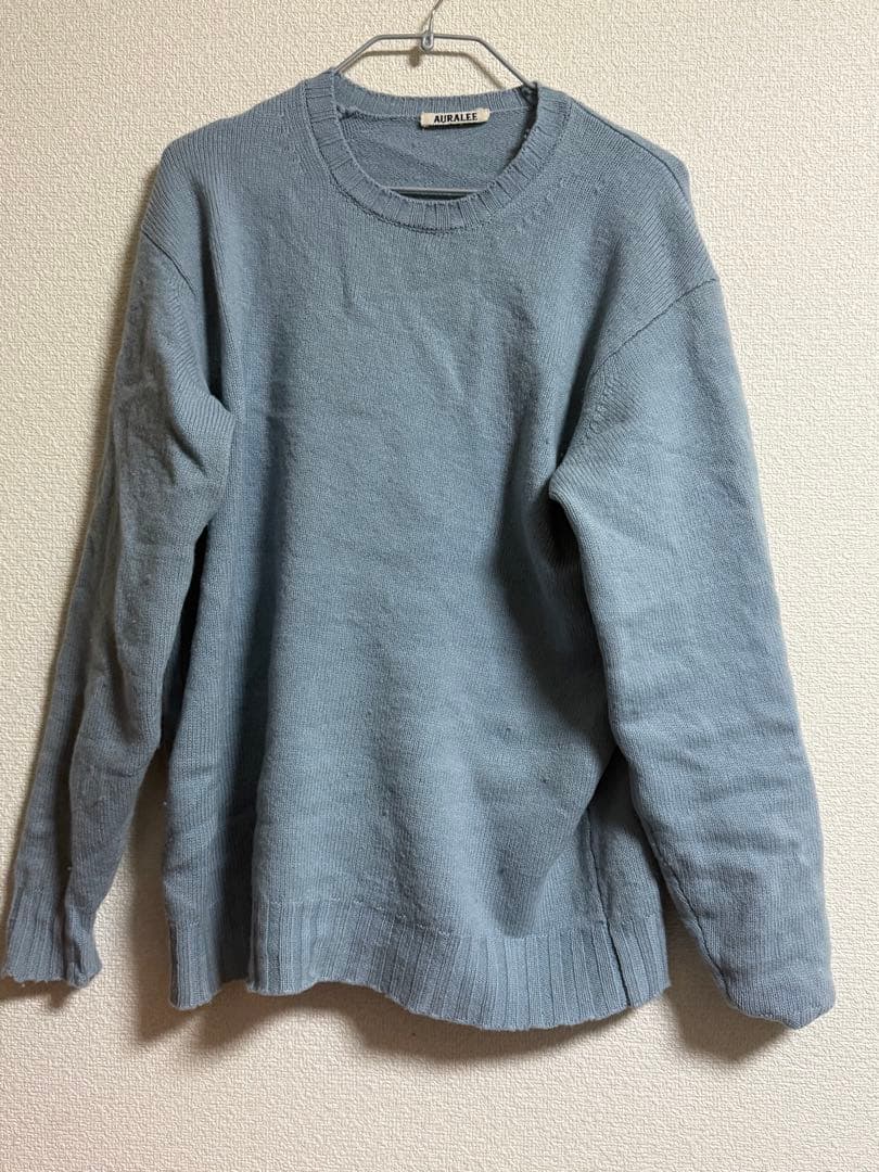 オーラリー 水色ニット