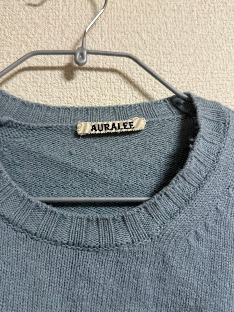 オーラリー 水色ニット