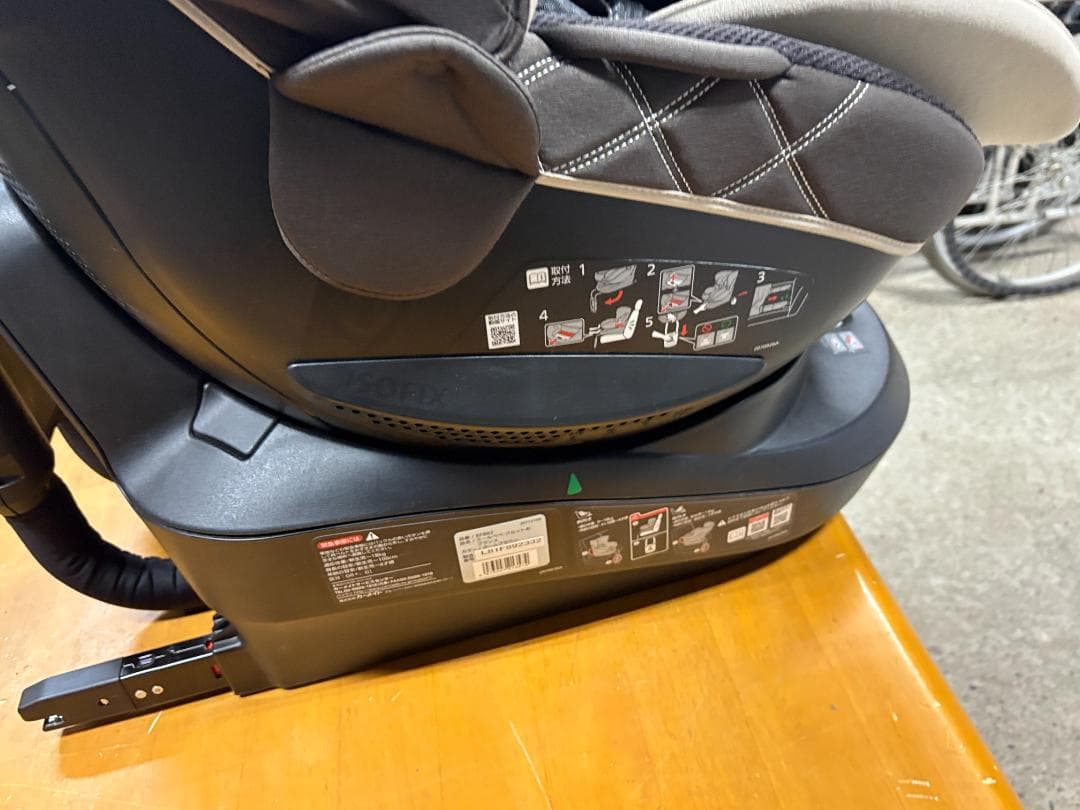 エールベベ クルット4i グランス BF882 ISOFIX チャイルドシート