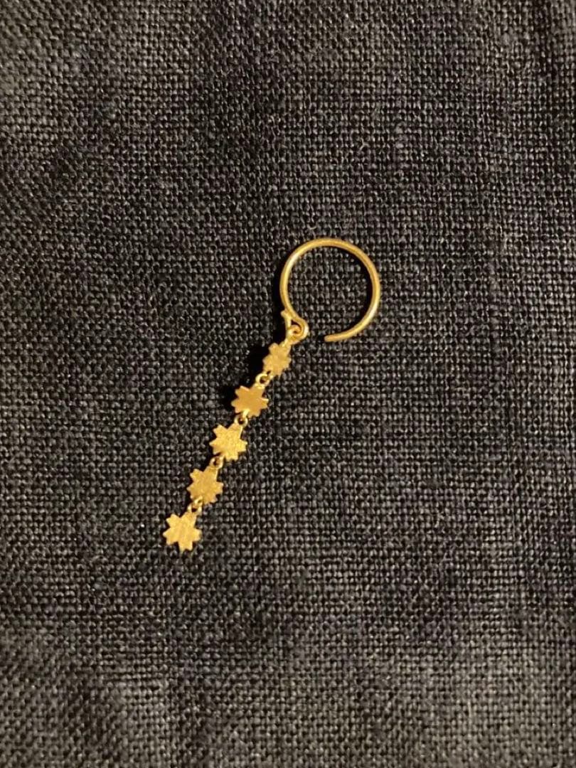 (美品)マリーエレーヌタイヤック　ゴールド 花形ピアス(片耳用) 約5cm