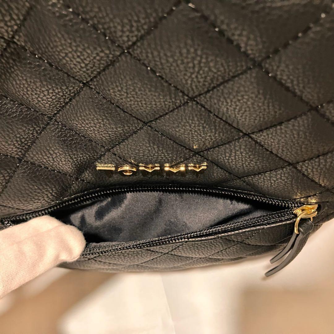   トミーヒルフィガー 黒 バックパック キルティング