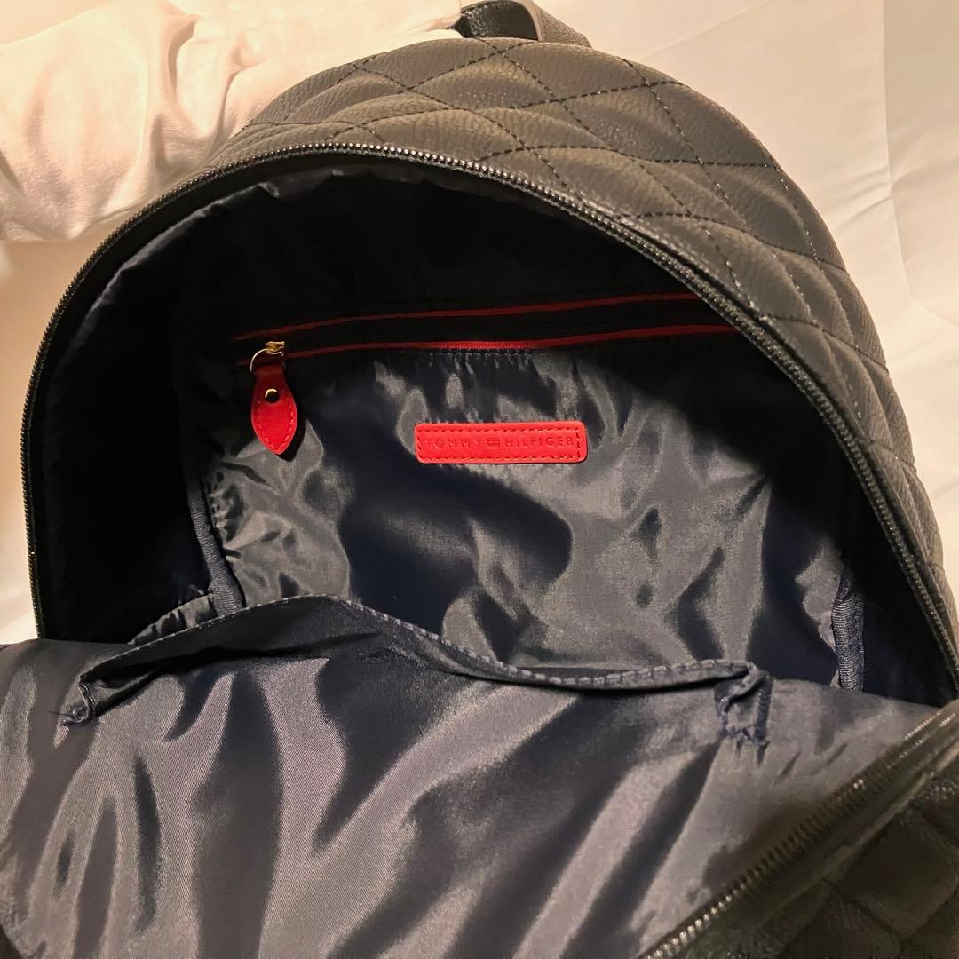   トミーヒルフィガー 黒 バックパック キルティング