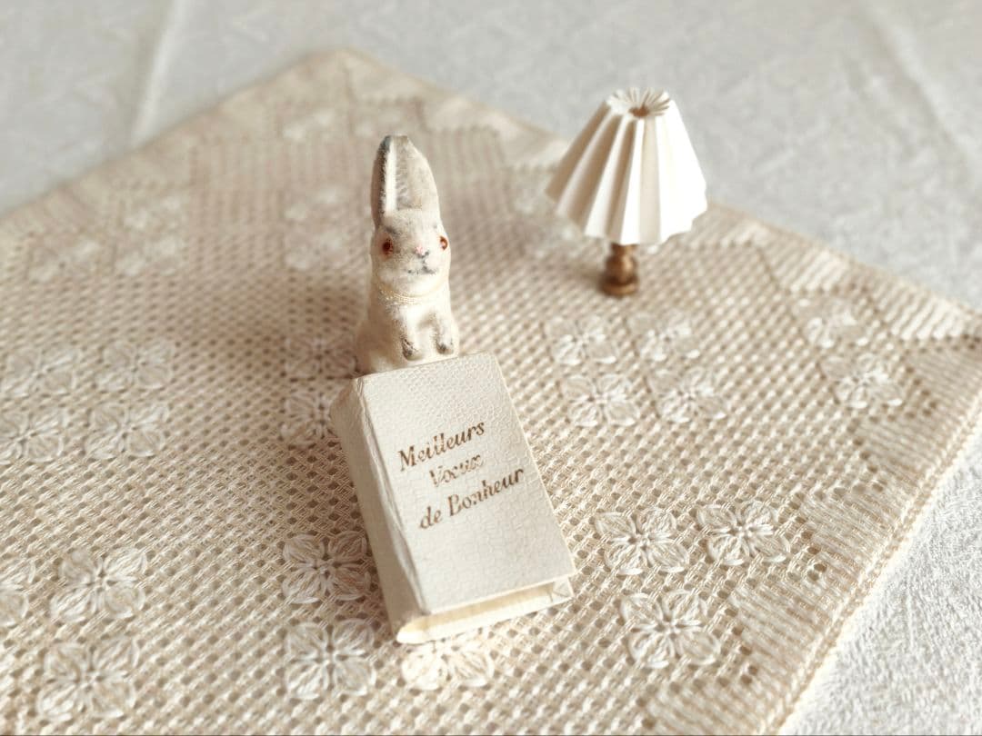 * vintage animal ୨୧ 立ち姿の 可愛い ウサちゃん