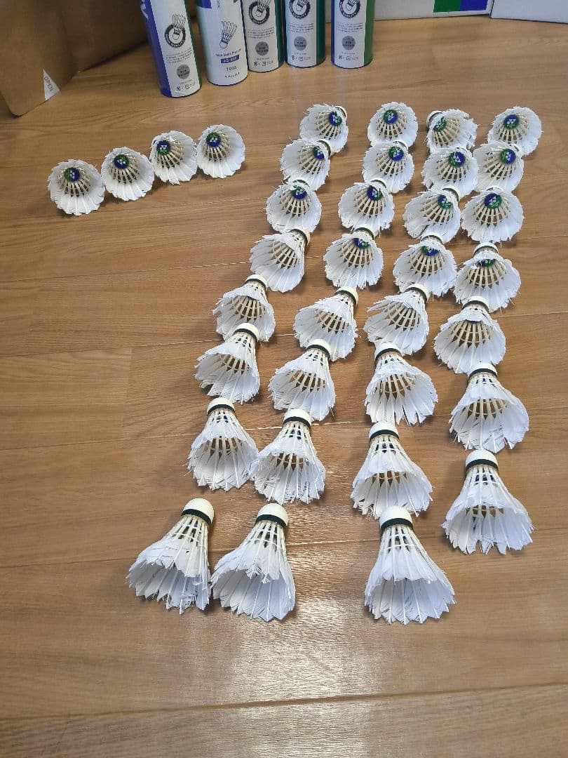 YONEX AEROSENSA 700 中古シャトル 120球+ 600を48球 - メルカリ