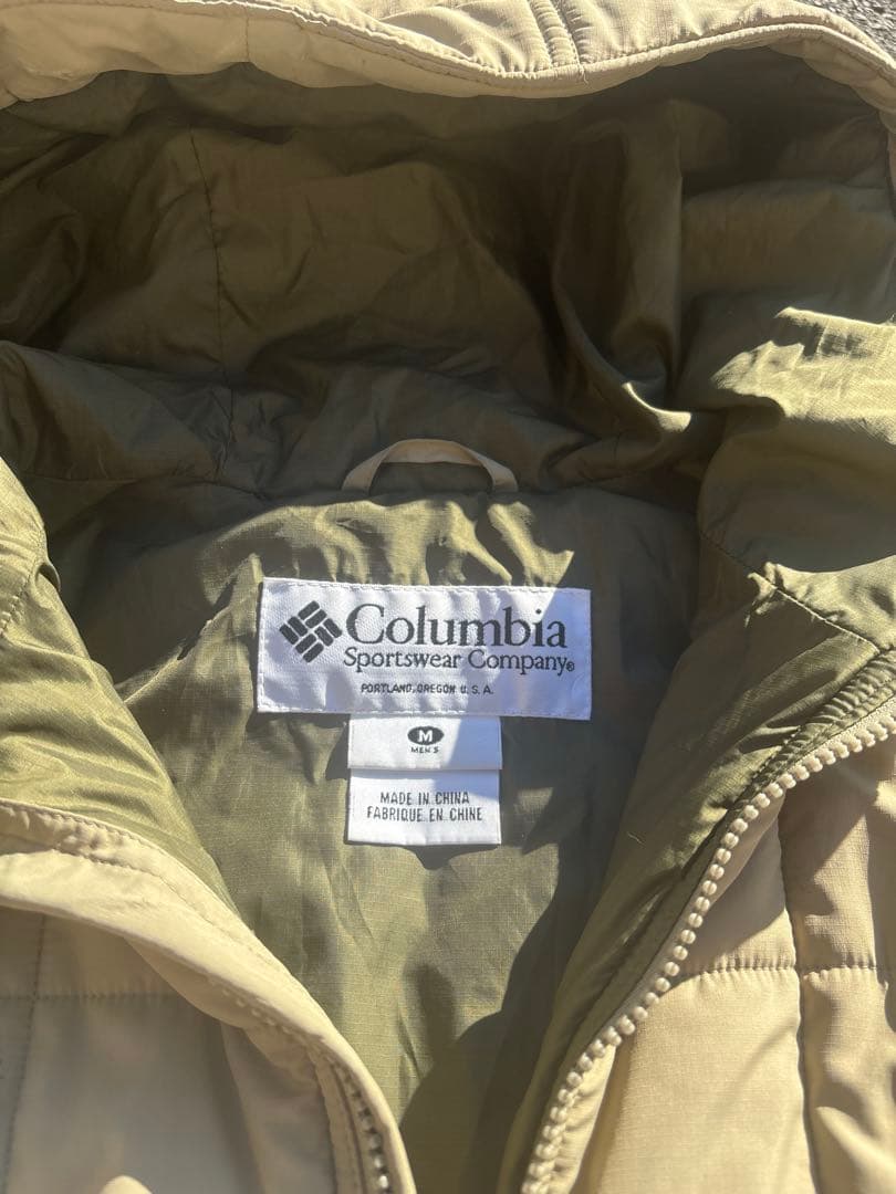 Columbia hooded puffer jacket テック ベージュ