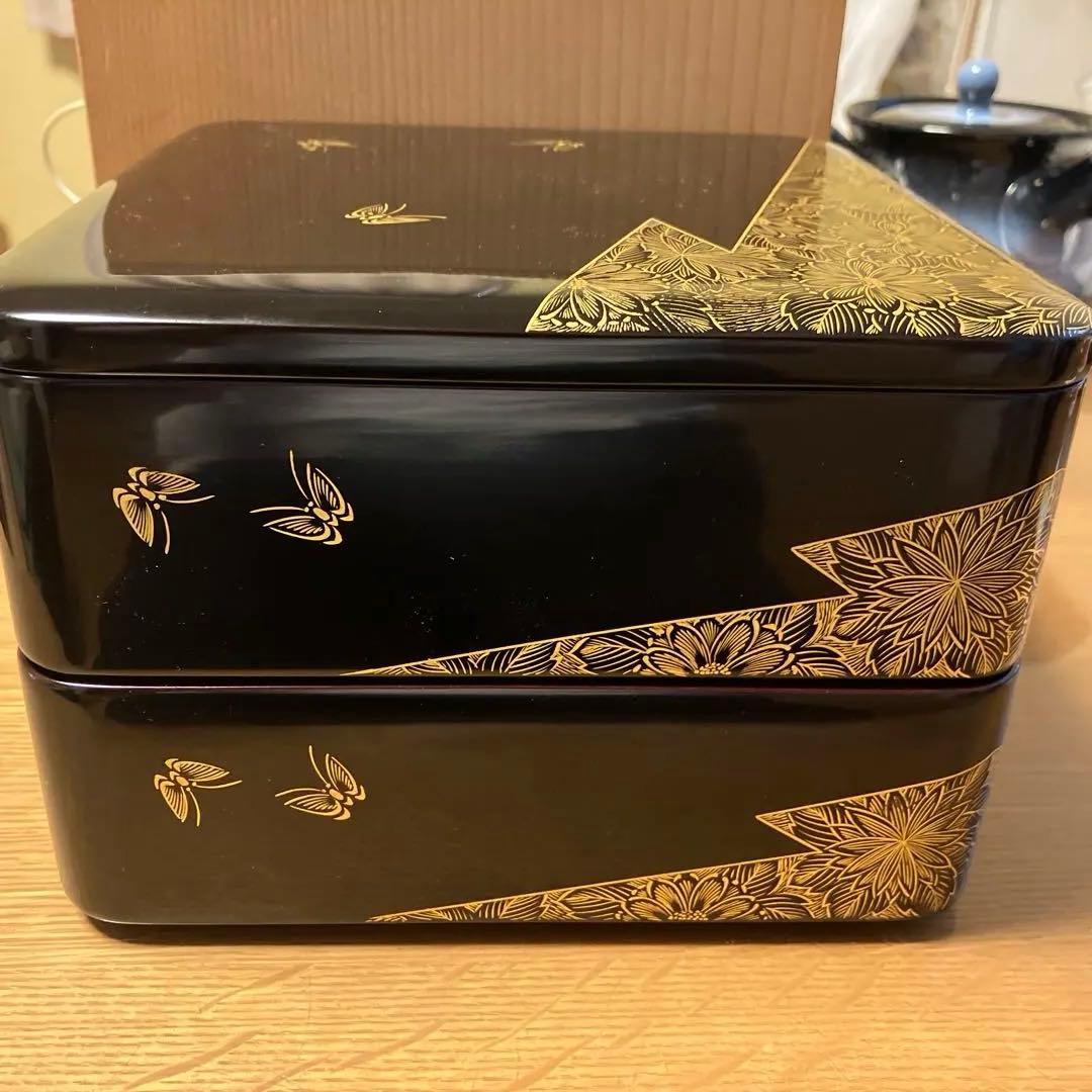 宮*子様 【ほぼ新品】輪島塗 漆器 重箱 二段 黒 金色蝶模様