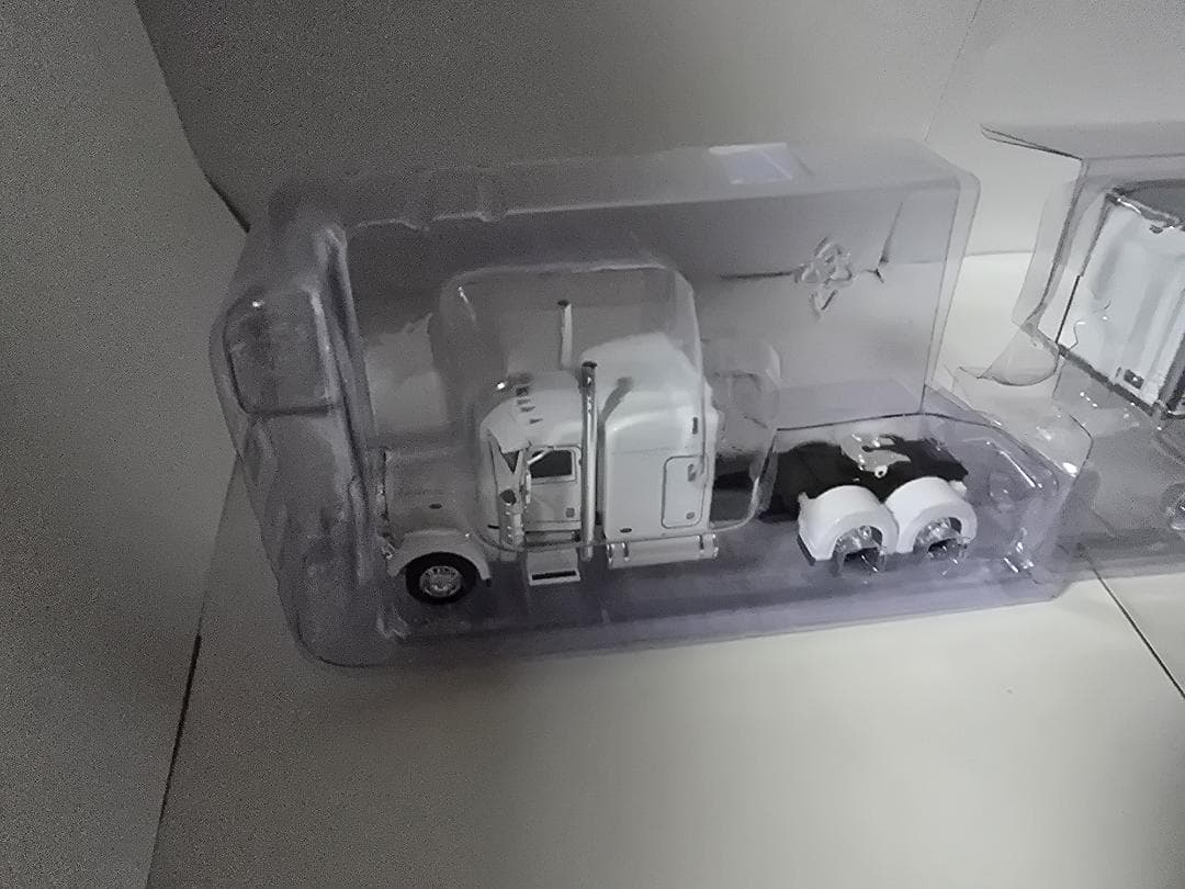 DCP ダイキャストプロモーション 1/64 PETERBILT 389 白