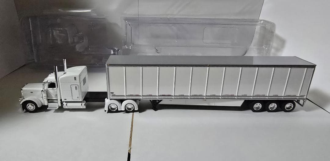 DCP ダイキャストプロモーション 1/64 PETERBILT 389 白