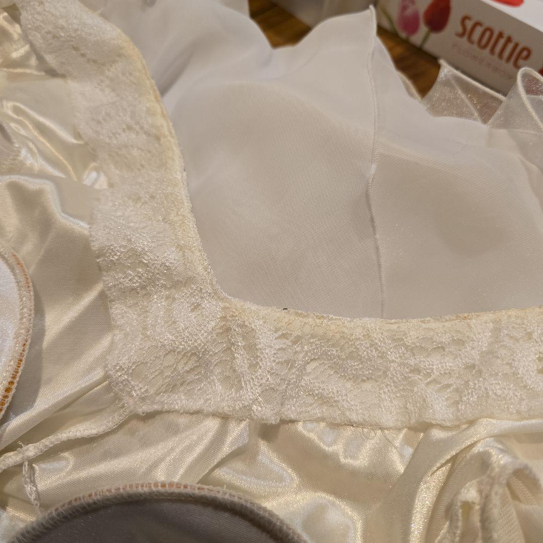 白いシフォンの社交ダンスドレス