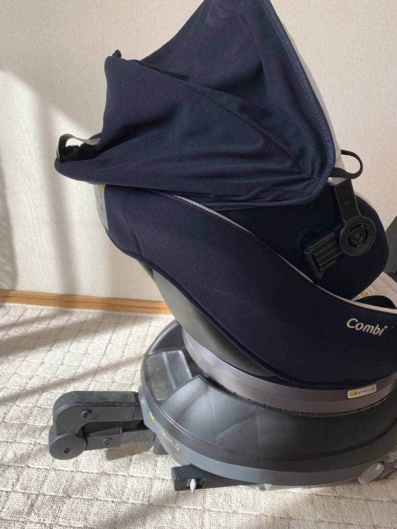 コンビ　クルムーヴ スマート Light ISOFIX